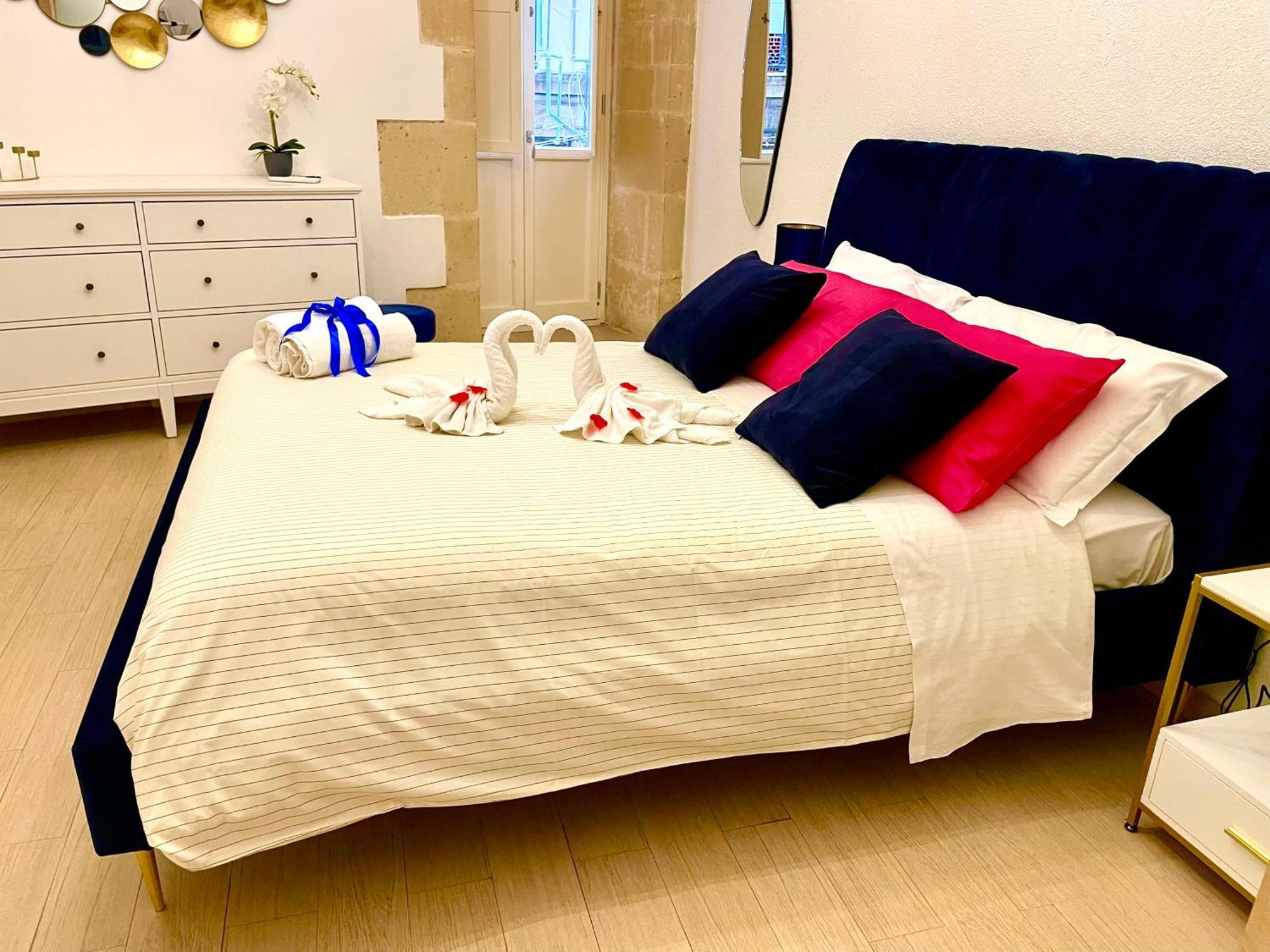شقة Il Reginale Deluxe سيراكوزا الغرفة الصورة